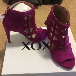 Cute never worn heels!